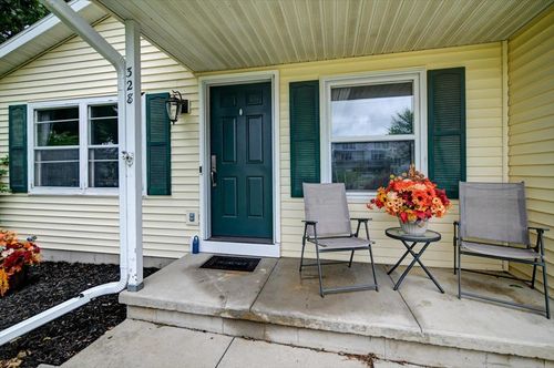 328 N Rutland Avenue, Brooklyn, WI, 53521 | Card Image