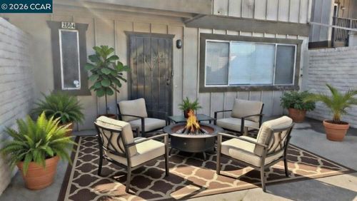 2604 Carlton Ln, Antioch, CA, 94509-4108 | Card Image
