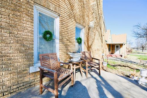 1220 S 19th St, Chickasha, OK, 73018-3812 | Card Image
