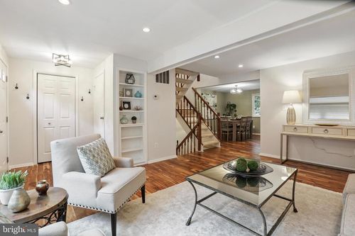 2307 Middle Creek Ln, RESTON, VA, 20191-2720 | Card Image