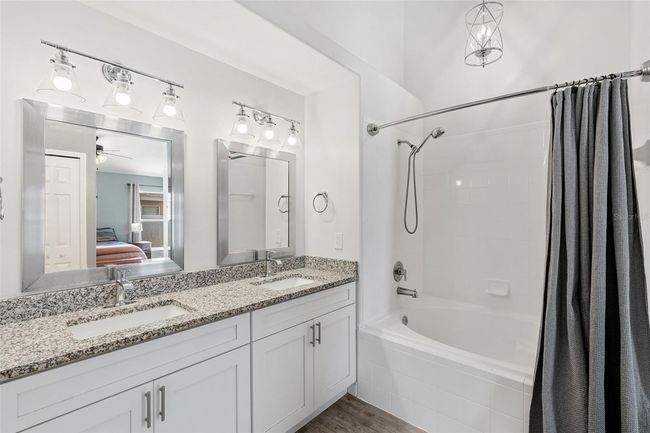 Master Bath | Image 12