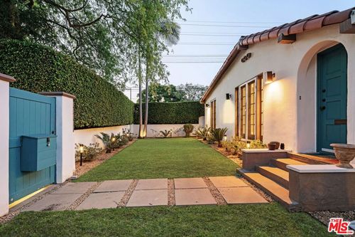 750 N Stanley Ave, Los Angeles, CA, 90046-7426 | Card Image