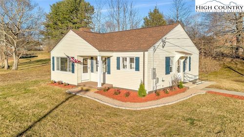 566 Buck Mountain Cir, West Jefferson, NC, 28694-7325 | Card Image