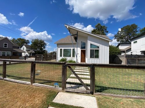 a-8500 Bowling Green Dr, Austin, TX, 78757-7018 | Card Image