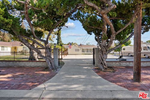 5708 Gentry Avenue, Valley Village, CA, 91607 | Card Image