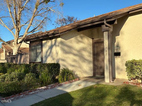 25702 Vista Fairways Dr, Valencia, CA, 91355-2817 | Card Image