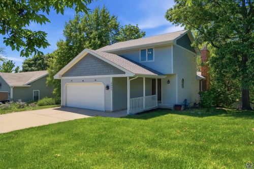 2611 Sw Golf View Dr, Topeka, KS, 66614-4369 | Card Image