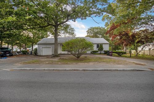 198 Bristol Ave, Hyannis, MA, 02601-2609 | Card Image