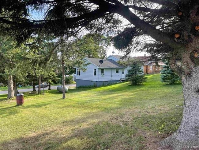 106 3 Rd St, House other with 3 bedrooms, 1 bathrooms and null parking in Alpha MI | Image 4
