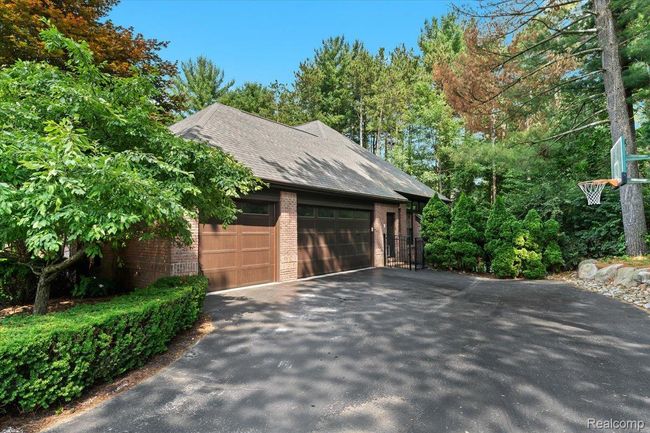 3 car garage | Image 48