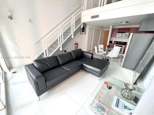 451-244 Biscayne Blvd, Miami, FL, 33132-2286 | Card Image
