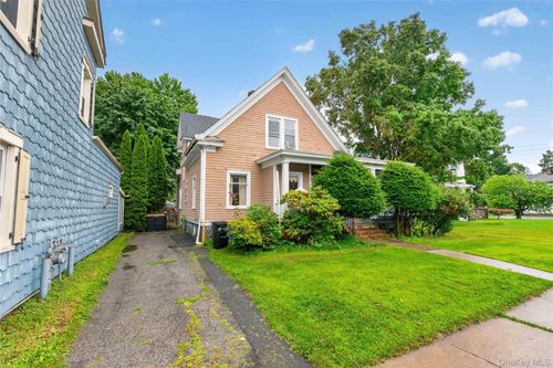 77 Union St, Montgomery, NY, 12549-1324 | Card Image