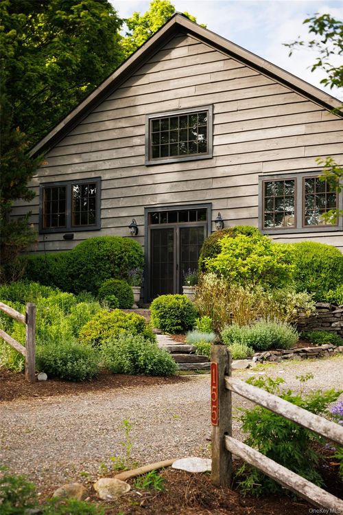 155 Wey Rd, Rhinebeck, NY, 12572-3329 | Card Image
