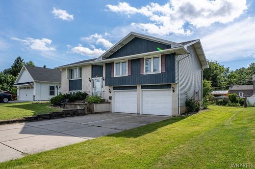 93 Harding Rd, Williamsville, NY, 14221-7131 | Card Image