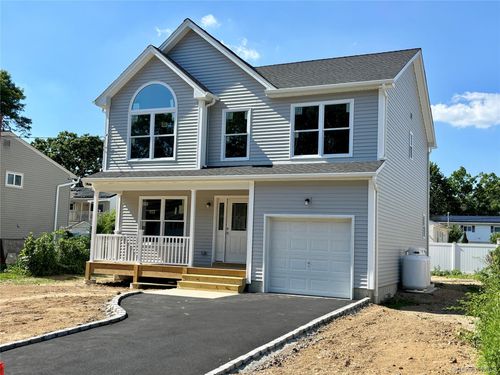69 Offaly St, Amityville, NY, 11701-1419 | Card Image