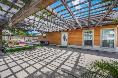 543 Cypress Ave, Fresno, TX, 77545-8471 | Card Image