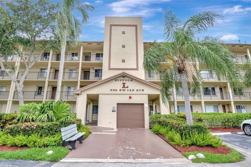 apt-402-900 Sw 142nd Ave, Pembroke Pines, FL, 33027-1564 | Card Image