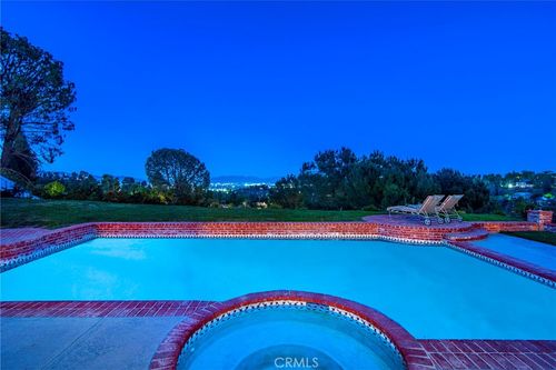 19639 Weeburn Ln, Tarzana, CA, 91356-5439 | Card Image