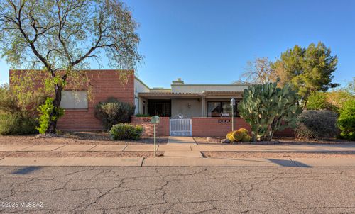 401 E Placita Del Venado, Green Valley, AZ, 85614-3632 | Card Image