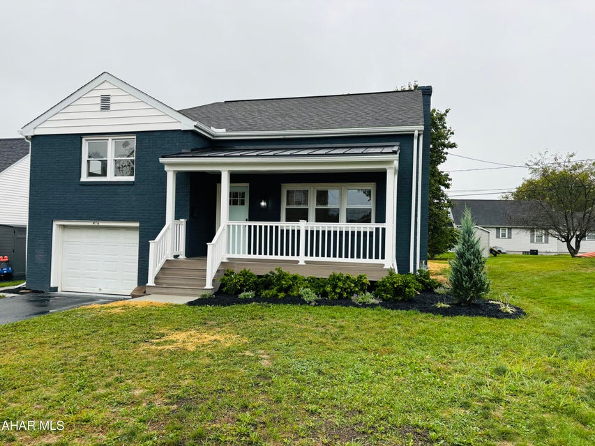 Hemlock St, Hollidaysburg, PA 16648