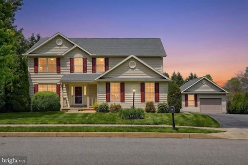19 Rebecca Ln, YORK, PA, 17403-4966 | Card Image