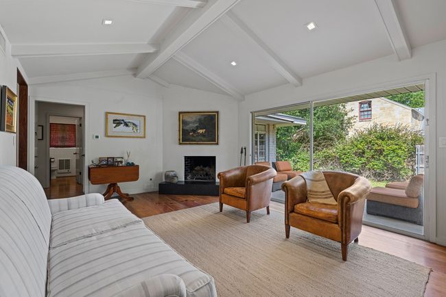 312 S Acorn St, House other with 3 bedrooms, 3 bathrooms and null parking in Fredericksburg TX | Image 18