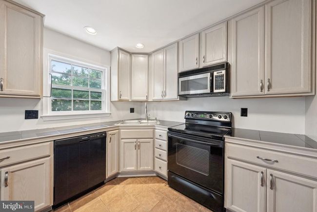 7504 Bland Dr, Townhouse with 3 bedrooms, 3 bathrooms and null parking in MANASSAS VA | Image 10