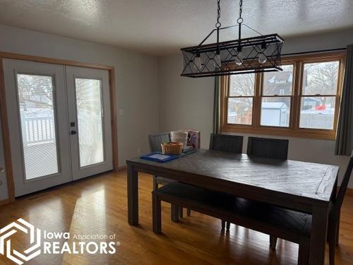 302 8th St S, Dakota City, IA, 50529-5075 | Card Image