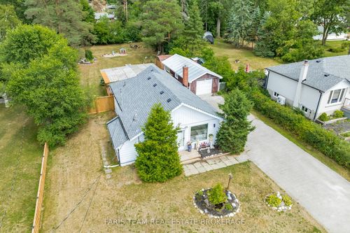 11 Park Ave, Holland Landing, ON, L9N1G9 | Card Image