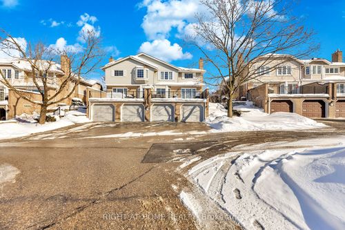 3-104 Woodlawn Rd E, Guelph, ON, N1E1B7 | Card Image