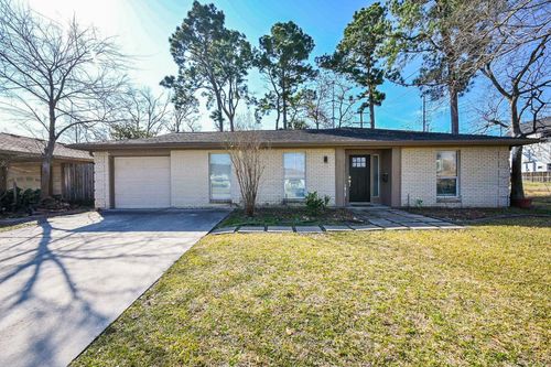 6555 Grovewood Ln, Houston, TX, 77008-5120 | Card Image