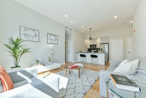 402-87 Parker St, Chelsea, MA, 02150-4484 | Card Image
