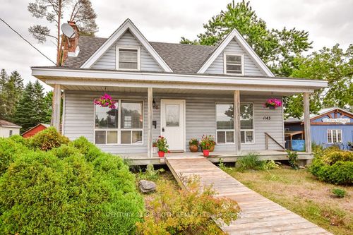 {{alt}} | Card Image