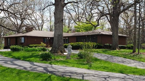 17466 Lageman Ln, Brighton, IL, 62012-3870 | Card Image