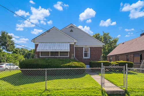 3950 King Pl, Cincinnati, OH, 45223-2408 | Card Image