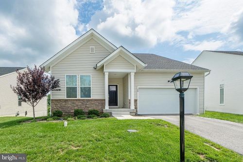 148 Lilac Ct, COATESVILLE, PA, 19320-2044 | Card Image