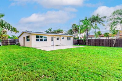 100 Nw 9th Street, House other with 2 bedrooms, 1 bathrooms and null parking in Boca Raton FL | Image 2