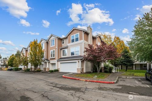 23228 59th Ct S, Kent, WA, 98032-6477 | Card Image