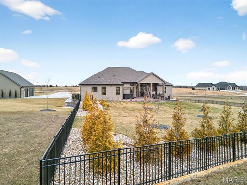 310 Lakeland Ct, Defiance, MO, 63341-1348 | Card Image