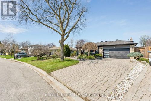 43 Ferndale Crescent, Brampton (Brampton East), ON, L6W1G1 | Card Image