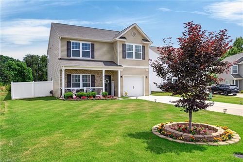878 Bitting Hall Dr, Rural Hall, NC, 27045-9824 | Card Image