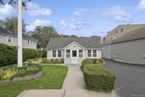 151 Steamboat Rd, Great Neck, NY, 11024-1739 | Card Image