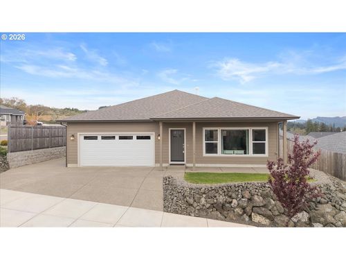 816 Pebble Crk St, Sutherlin, OR, 97479-9122 | Card Image