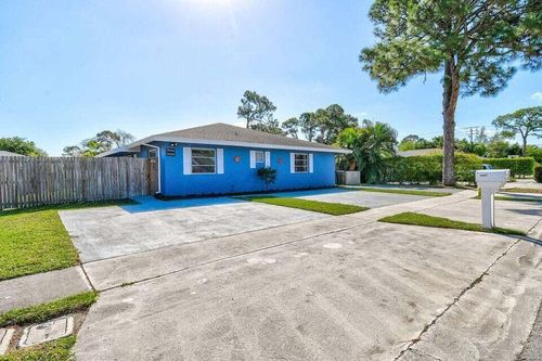 9046 E Highland Pines Blvd, Palm Beach Gardens, FL, 33418-5713 | Card Image