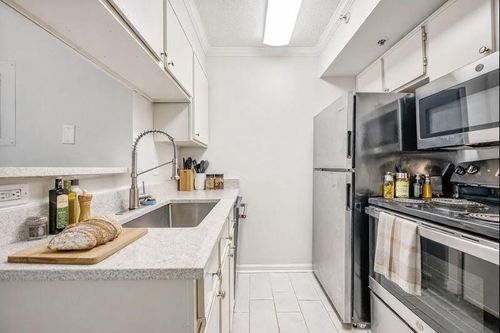 609-795 Hammond Dr, Atlanta, GA, 30328-5523 | Card Image