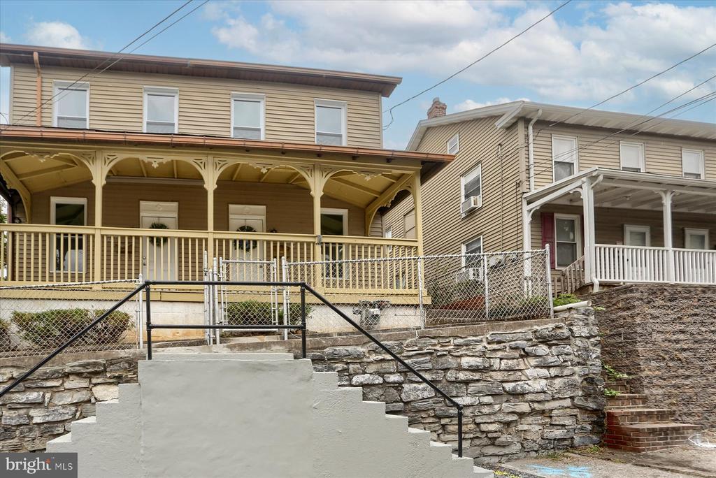 Lincoln St, Steelton, PA 17113