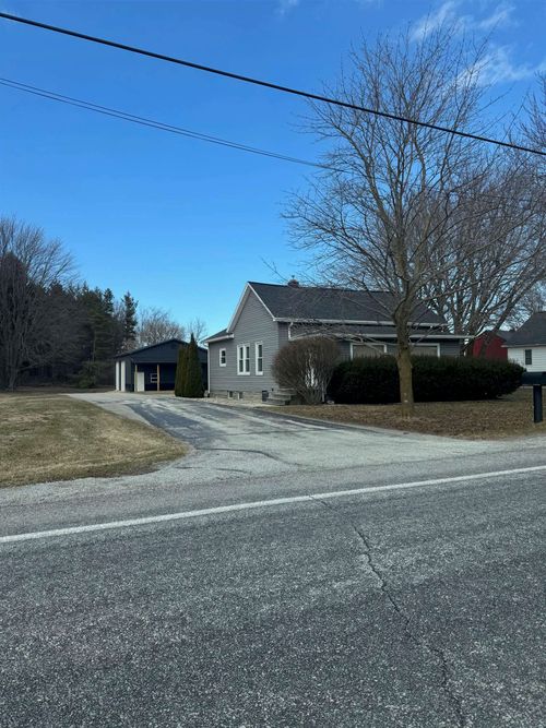 1121 Midland Rd, Bay City, MI, 48706-9422 | Card Image