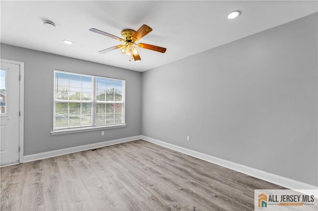 142 Lackland Ave, Townhouse with 2 bedrooms, 3 bathrooms and null parking in Piscataway NJ | Image 10