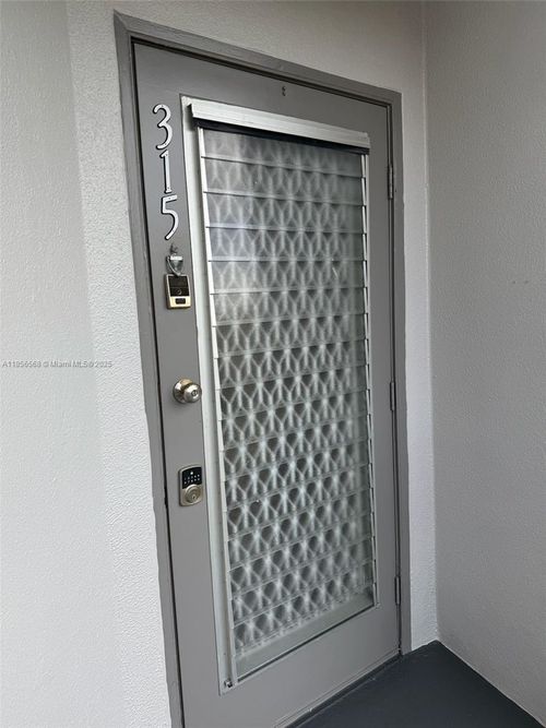 apt-315k-1300 Sw 125th Ave, Pembroke Pines, FL, 33027-7119 | Card Image