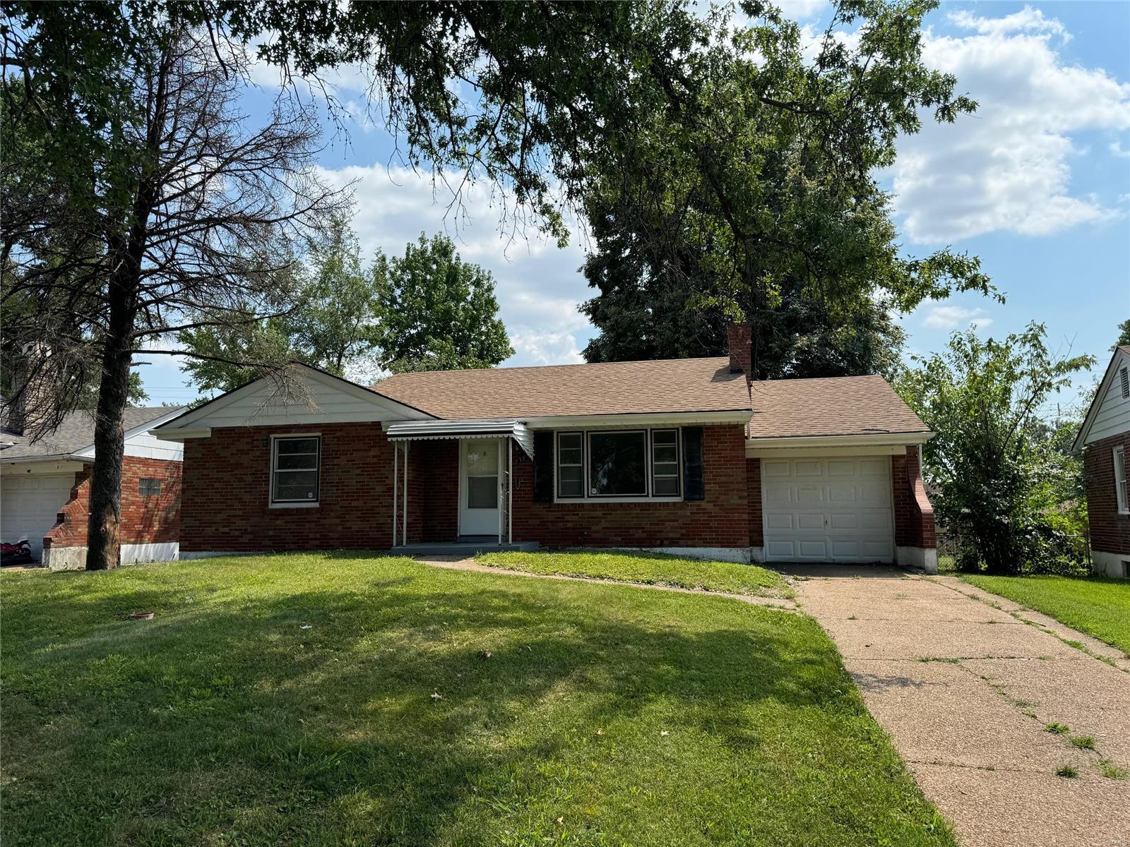 Duenke Dr, Saint Louis, MO 63137